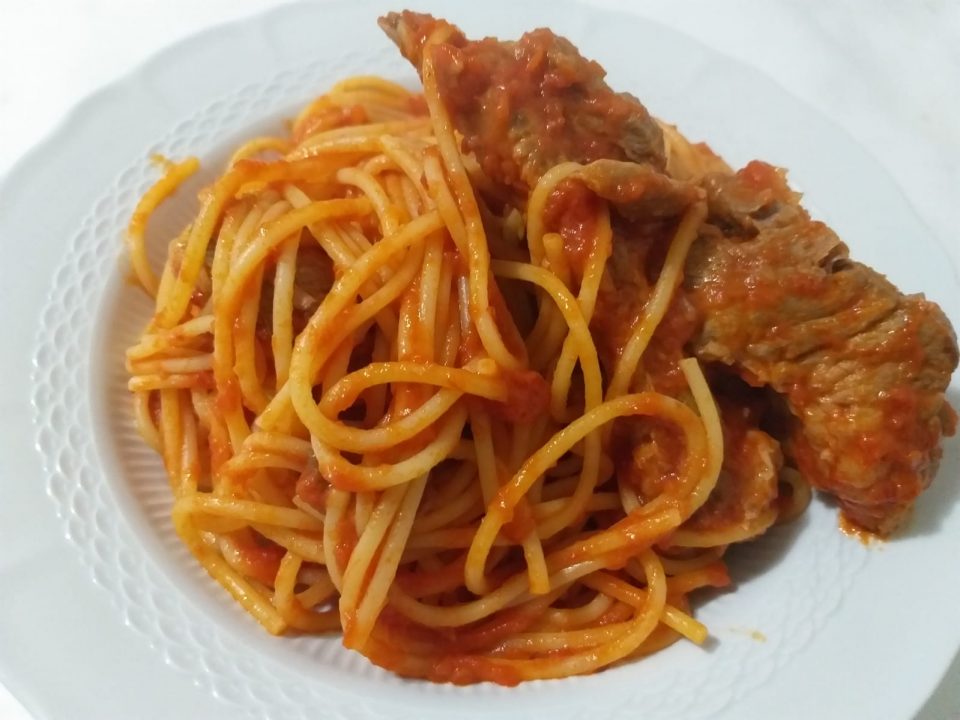 spaghetti al sugo di maiale