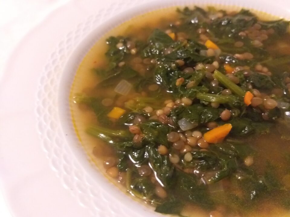 zuppa di lenticchie e spinaci