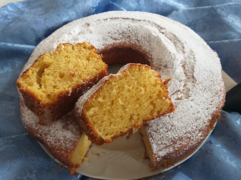 ciambellone con mango frullato