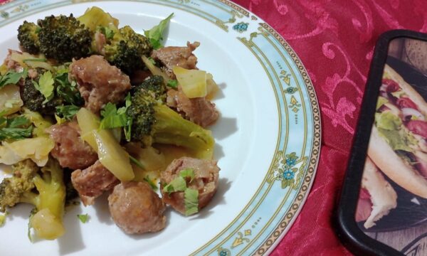 Broccoli in padella con salsicce piccanti