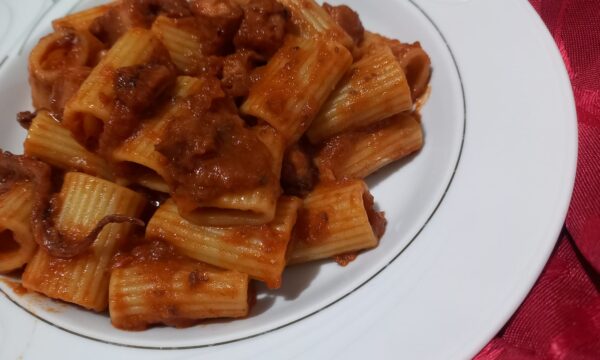 Rigatoni al sugo di polpo